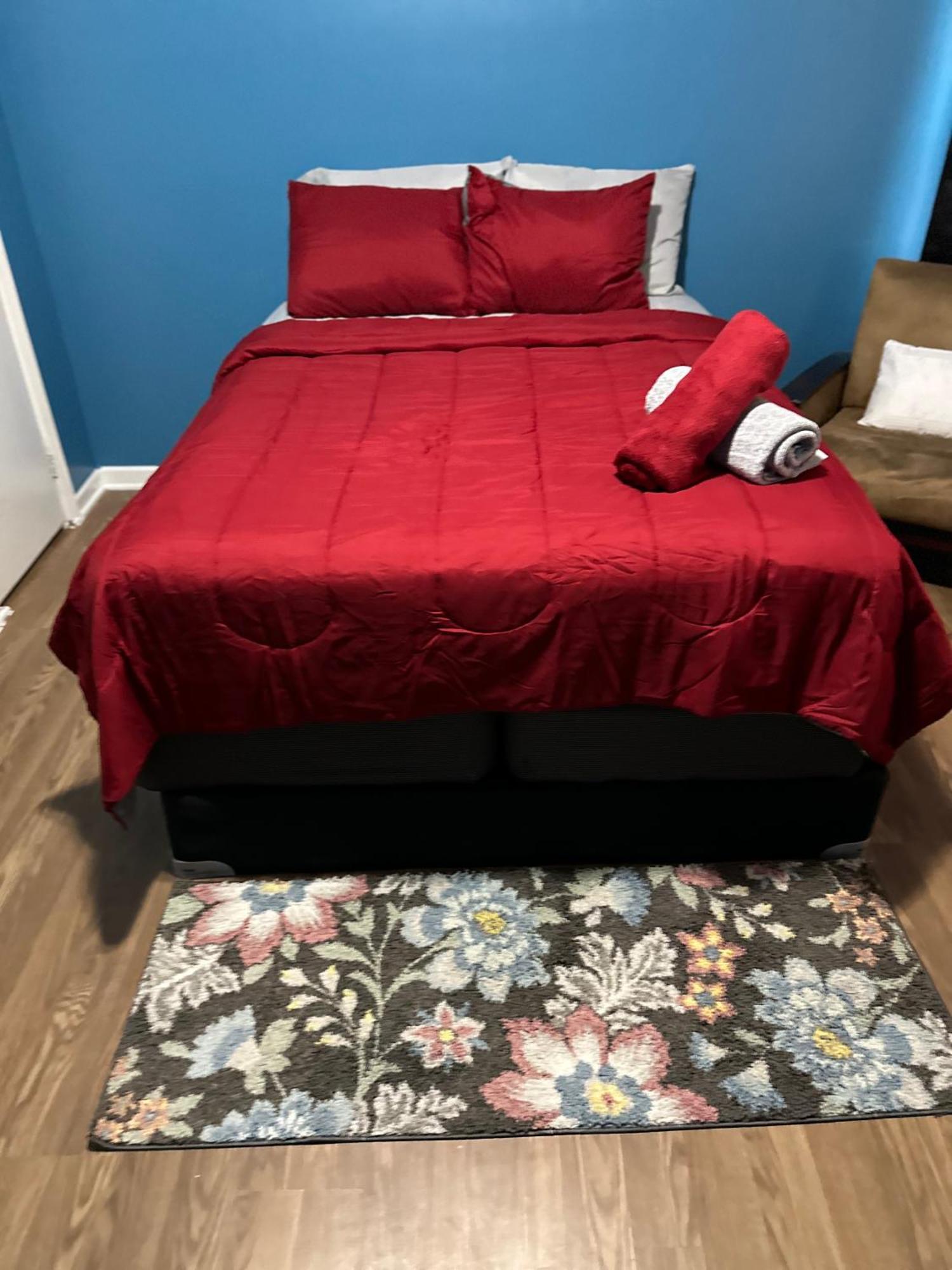Fidelia Garnet Room, Queen Bed Minutes From Newark Liberty International Airport And Newark Penn Station Esterno foto